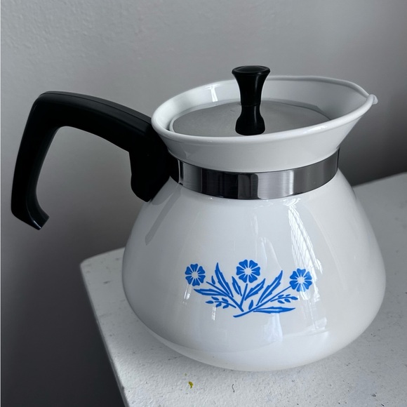 Corningware Other - BLUE CORNING WARE P-104 CORNFLOWER 6 CUP TEAPOT 🫖